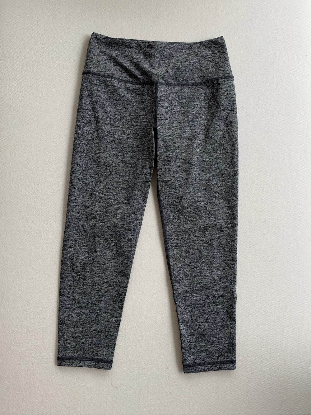 Victoria's Secret Heather Grey Sport Knockout Capri Leggings